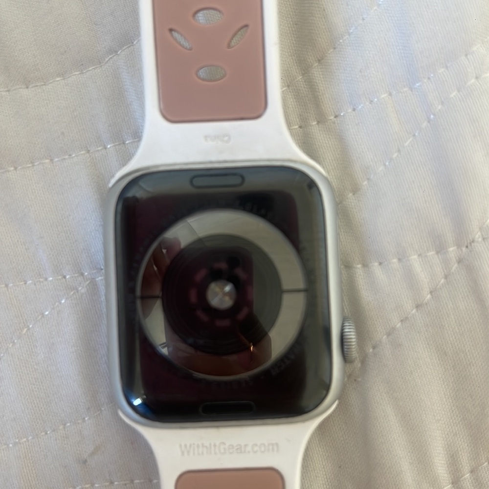 Apple Watch Series 5 - Picture 3 of 3